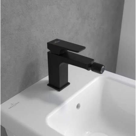 Смеситель Villeroy & Boch Architectura Square TVB125001000K5 для биде, черный матовый TVB125001000K5